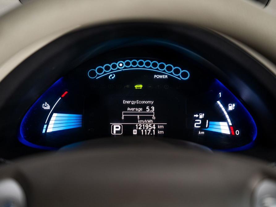 Nissan Leaf I (ZE0/AZE0) Иркутск  - изображение 12