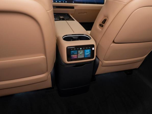 Lynk &amp; Co 900 с пробегом 2026 года, цена 7 850 000 рублей, 50 км, внедорожник, Автокод Объявления