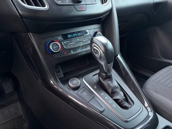 Ford Focus III Рестайлинг с пробегом 2015 года, цена 875 000 рублей, 198000 км, универсал, Автокод Объявления