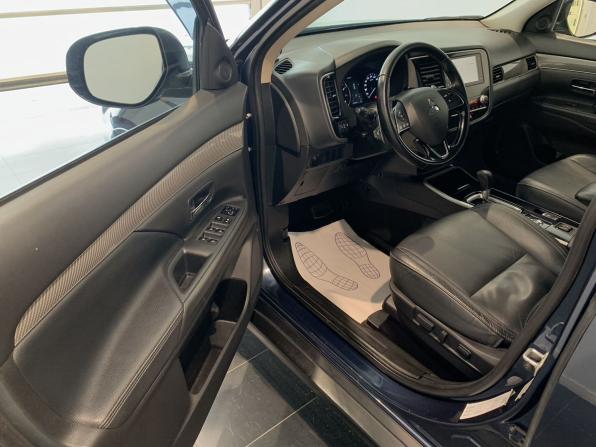 Mitsubishi Outlander III Рестайлинг 3 с пробегом 2021 года, цена 2 679 000 рублей, 56887 км, внедорожник, Автокод Объявления