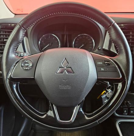 Mitsubishi Outlander III Рестайлинг 3 с пробегом 2019 года, цена 2 235 000 рублей, 93605 км, внедорожник, Автокод Объявления