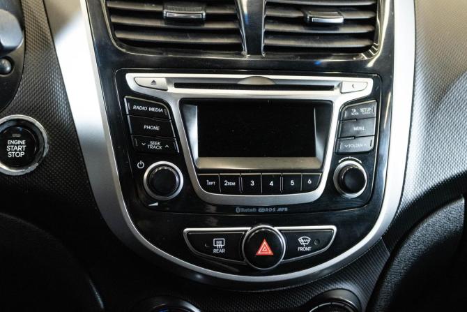 Hyundai Solaris I Рестайлинг с пробегом 2014 года, цена 1 099 000 рублей, 158411 км, седан, Автокод Объявления
