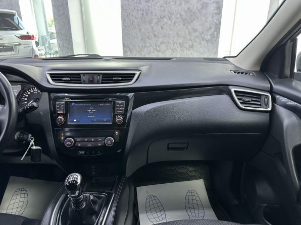 Nissan Qashqai II с пробегом 2017 года, цена 1 699 000 рублей, 106887 км, внедорожник, Автокод Объявления