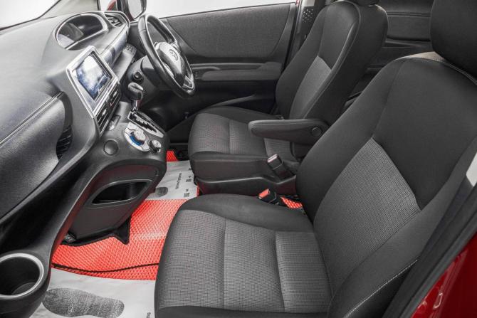 Toyota Sienta II Рестайлинг с пробегом 2020 года, цена 1 299 000 рублей, 103000 км, компактвэн, Автокод Объявления