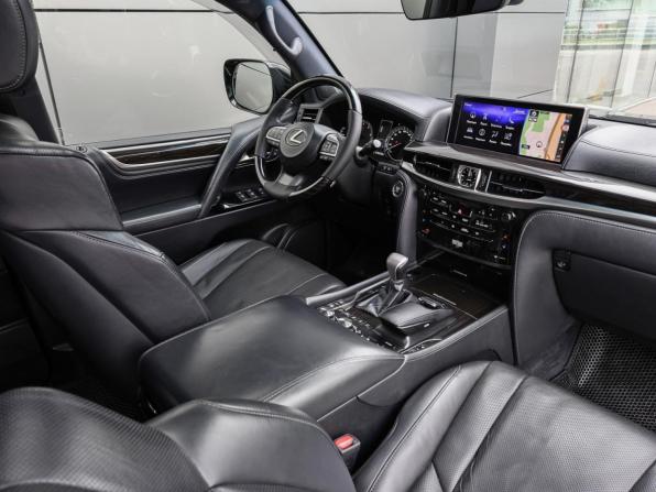 Lexus LX III Рестайлинг 2 с пробегом 2017 года, цена 5 801 400 рублей, 276352 км, внедорожник, Автокод Объявления