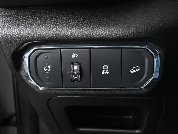Haval Jolion I Рестайлинг с пробегом 2023 года, цена 2 039 000 рублей, 37292 км, внедорожник, Автокод Объявления