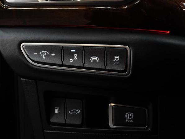 Genesis G90 I с пробегом 2016 года, цена 3 299 000 рублей, 180287 км, седан, Автокод Объявления