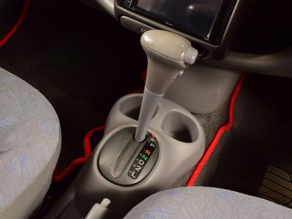 Toyota Vitz I (P10) с пробегом 2001 года, цена 349 999 рублей, 299999 км, хэтчбек, Автокод Объявления