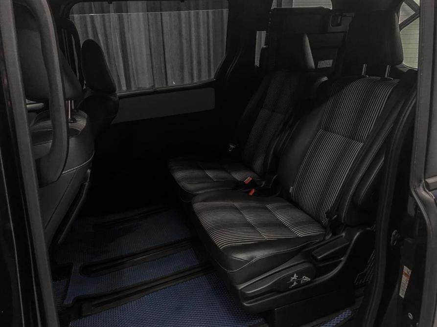 Toyota Noah III (R80) Рестайлинг Красноярск  - изображение 13