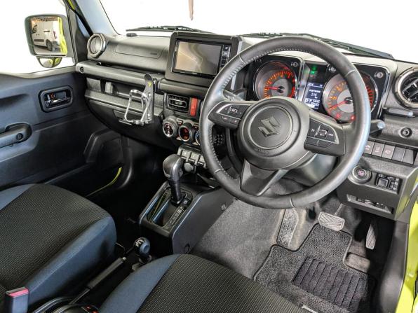 Suzuki Jimny IV с пробегом 2019 года, цена 1 999 900 рублей, 100000 км, внедорожник, Автокод Объявления