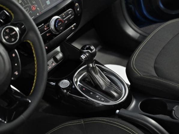 Kia Soul II с пробегом 2015 года, цена 999 000 рублей, 142000 км, хэтчбек, Автокод Объявления