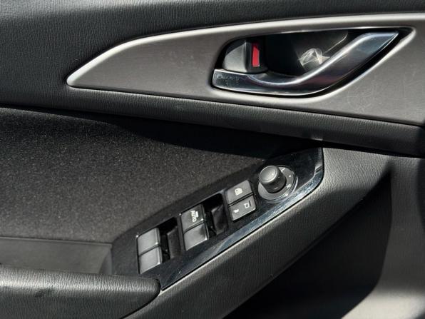 Mazda 3 III (BM) Рестайлинг с пробегом 2017 года, цена 1 600 000 рублей, 207512 км, седан, Автокод Объявления