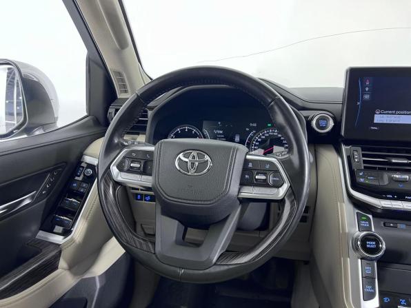 Toyota Land Cruiser 300 Series с пробегом 2022 года, цена 8 500 000 рублей, 122410 км, внедорожник, Автокод Объявления