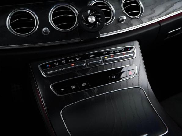 Mercedes-Benz E-Класс V (W213 S213 C238) Рестайлинг с пробегом 2021 года, цена 3 850 000 рублей, 113301 км, седан, Автокод Объявления