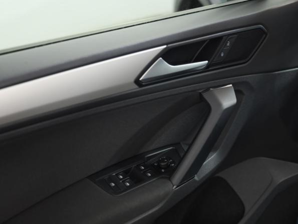 Volkswagen Tiguan II с пробегом 2019 года, цена 2 039 000 рублей, 107510 км, внедорожник, Автокод Объявления
