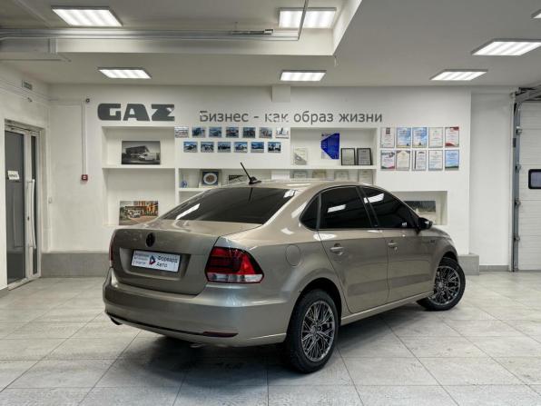 Volkswagen Polo V Рестайлинг с пробегом 2017 года, цена 1 090 000 рублей, 116551 км, седан, Автокод Объявления