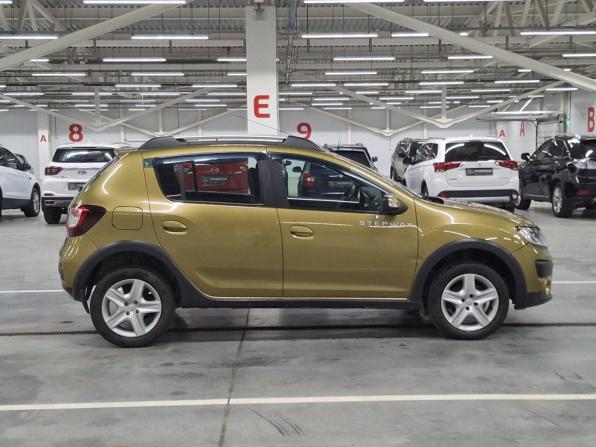 Renault Sandero II с пробегом 2016 года, цена 950 000 рублей, 111103 км, хэтчбек, Автокод Объявления