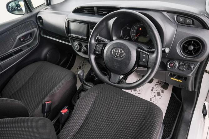 Toyota Vitz III (XP130) Рестайлинг 2 с пробегом 2019 года, цена 959 000 рублей, 102500 км, хэтчбек, Автокод Объявления