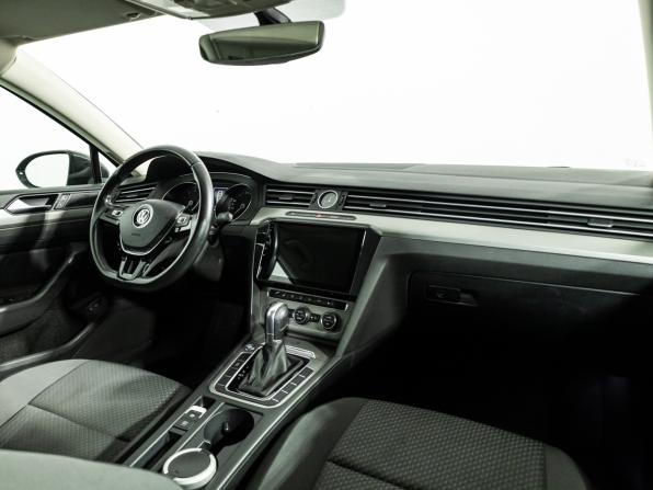 Volkswagen Passat B8 с пробегом 2017 года, цена 1 575 989 рублей, 201000 км, седан, Автокод Объявления