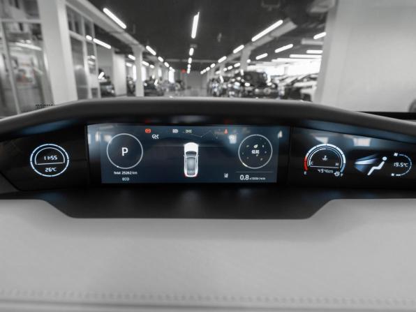 Changan UNI-V I с пробегом 2023 года, цена 2 370 000 рублей, 25248 км, лифтбек, Автокод Объявления