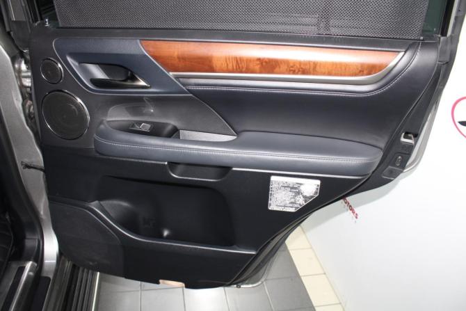 Lexus LX III Рестайлинг 2 с пробегом 2018 года, цена 8 700 000 рублей, 110050 км, внедорожник, Автокод Объявления
