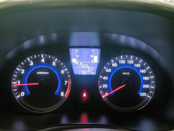 Hyundai Solaris I Рестайлинг с пробегом 2015 года, цена 865 000 рублей, 178276 км, седан, Автокод Объявления