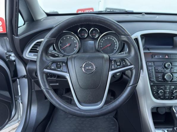 Opel Astra J с пробегом 2011 года, цена 699 999 рублей, 150324 км, хэтчбек, Автокод Объявления