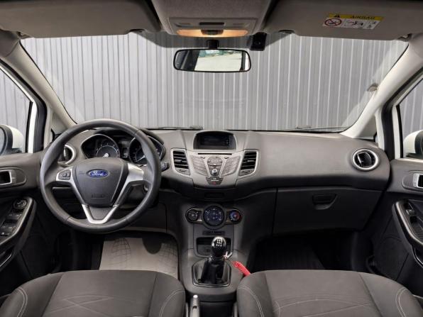 Ford Fiesta Mk6 Рестайлинг с пробегом 2017 года, цена 867 000 рублей, 135400 км, седан, Автокод Объявления