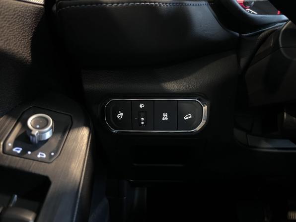 Haval Jolion I с пробегом 2023 года, цена 2 275 000 рублей, 53185 км, внедорожник, Автокод Объявления