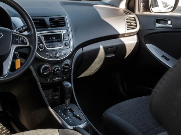 Hyundai Solaris I Рестайлинг с пробегом 2015 года, цена 800 000 рублей, 91653 км, седан, Автокод Объявления