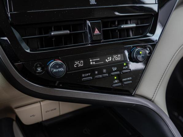 Toyota Camry VIII (XV70) Рестайлинг с пробегом 2021 года, цена 2 850 000 рублей, 68297 км, седан, Автокод Объявления