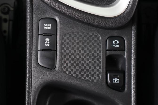 Toyota Yaris Cross с пробегом 2020 года, цена 1 649 000 рублей, 95550 км, внедорожник, Автокод Объявления