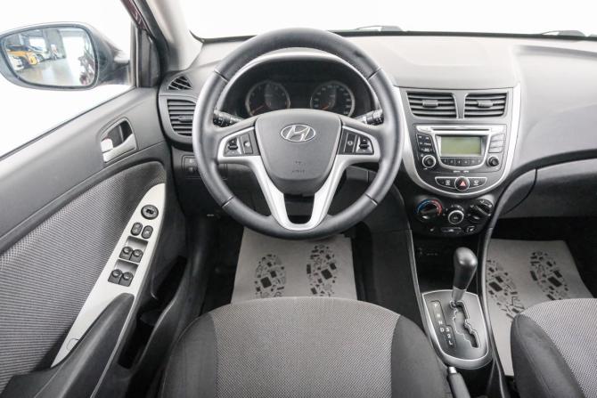 Hyundai Solaris I с пробегом 2013 года, цена 899 000 рублей, 123029 км, седан, Автокод Объявления
