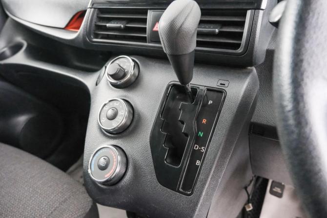 Toyota Sienta II Рестайлинг с пробегом 2019 года, цена 1 329 000 рублей, 109605 км, компактвэн, Автокод Объявления