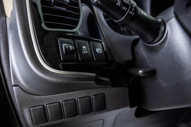 Mitsubishi Outlander III Рестайлинг 3 с пробегом 2021 года, цена 2 649 000 рублей, 98920 км, внедорожник, Автокод Объявления