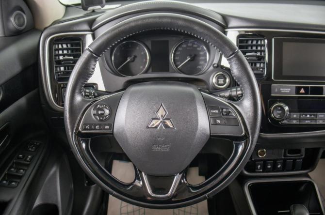Mitsubishi Outlander III Рестайлинг 3 с пробегом 2019 года, цена 2 049 000 рублей, 161000 км, внедорожник, Автокод Объявления