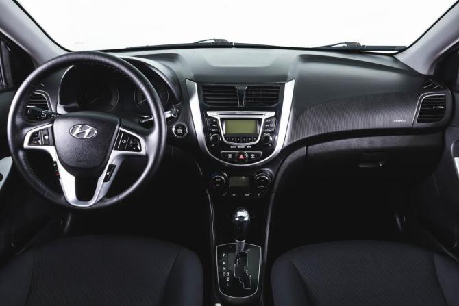 Hyundai Solaris I с пробегом 2013 года, цена 639 000 рублей, 210716 км, седан, Автокод Объявления