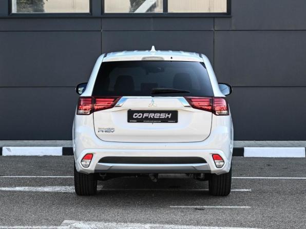 Mitsubishi Outlander III Рестайлинг 2 с пробегом 2015 года, цена 2 120 000 рублей, 192067 км, внедорожник, Автокод Объявления