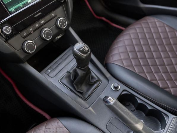 Skoda Octavia III (A7) Рестайлинг с пробегом 2019 года, цена 1 824 000 рублей, 93037 км, лифтбек, Автокод Объявления