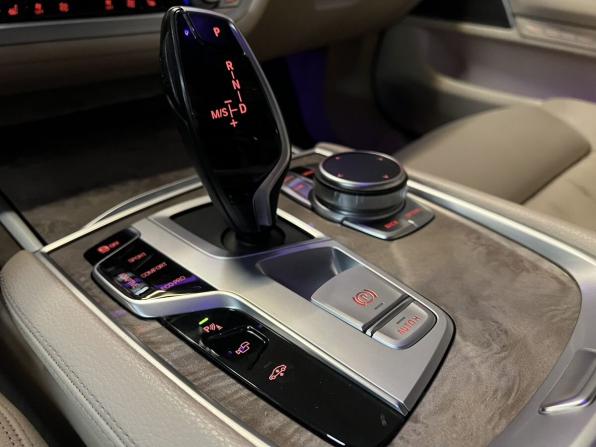 BMW 7 серии VI (G11/G12) Рестайлинг с пробегом 2019 года, цена 6 999 000 рублей, 69616 км, седан, Автокод Объявления