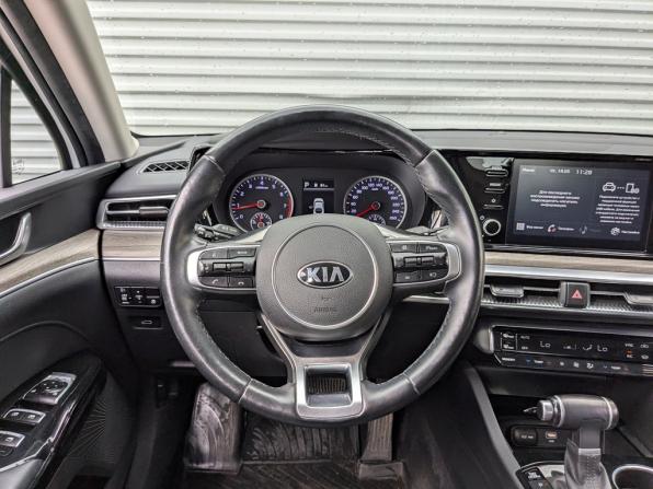 Kia K5 III с пробегом 2021 года, цена 2 650 000 рублей, 90123 км, седан, Автокод Объявления