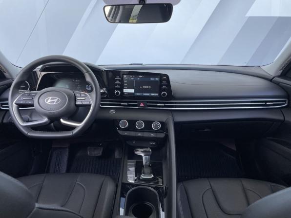 Hyundai Elantra VII (CN7) Рестайлинг с пробегом 2024 года, цена 2 770 000 рублей, 5926 км, седан, Автокод Объявления