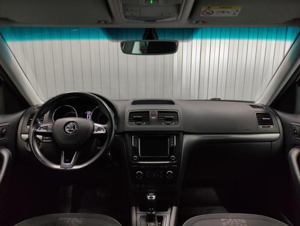 Skoda Yeti I Рестайлинг с пробегом 2018 года, цена 1 335 000 рублей, 238838 км, внедорожник, Автокод Объявления