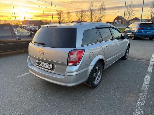 Opel Astra H Рестайлинг с пробегом 2011 года, цена 599 000 рублей, 175483 км, универсал, Автокод Объявления
