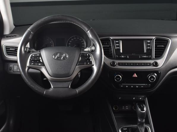 Hyundai Solaris II с пробегом 2017 года, цена 1 199 999 рублей, 140394 км, седан, Автокод Объявления