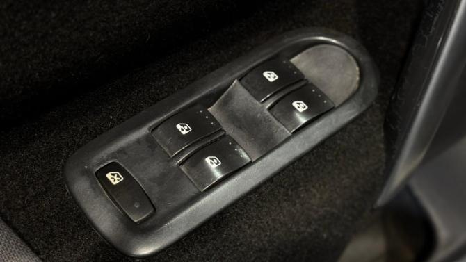 Renault Scenic II Рестайлинг с пробегом 2009 года, цена 449 000 рублей, 299900 км, минивэн, Автокод Объявления