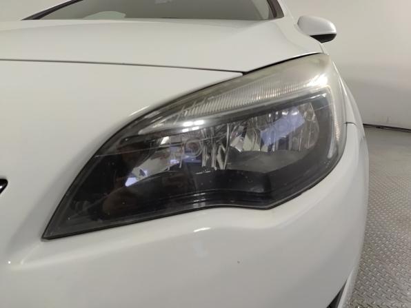 Opel Astra J Рестайлинг с пробегом 2012 года, цена 688 000 рублей, 180079 км, седан, Автокод Объявления