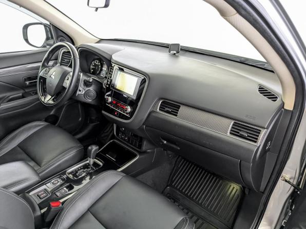 Mitsubishi Outlander III Рестайлинг 3 с пробегом 2020 года, цена 2 590 000 рублей, 97498 км, внедорожник, Автокод Объявления
