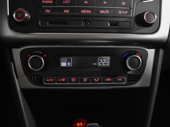 Volkswagen Polo V Рестайлинг с пробегом 2016 года, цена 1 095 000 рублей, 117468 км, седан, Автокод Объявления