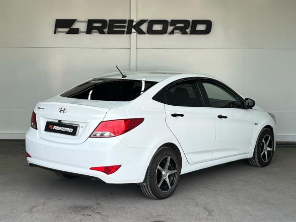 Hyundai Solaris I Рестайлинг с пробегом 2016 года, цена 1 049 000 рублей, 136000 км, седан, Автокод Объявления